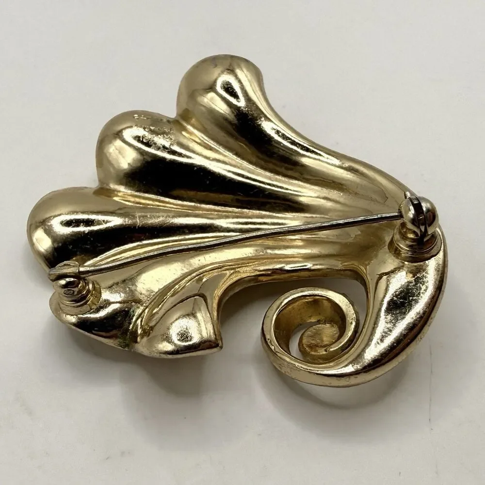 Trifari vintage crown